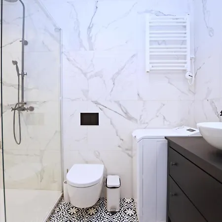 Victus Apartamenty, Madera